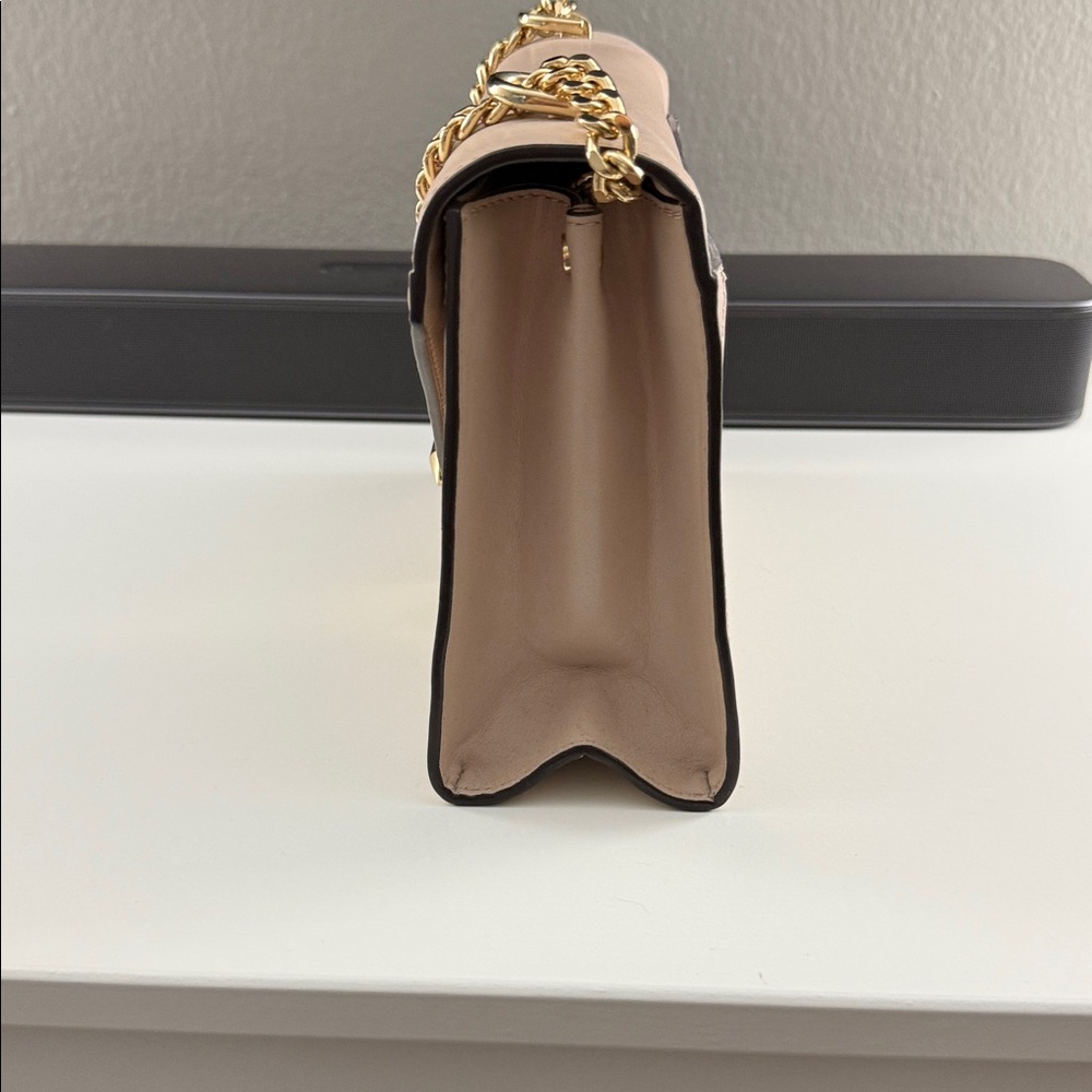 Michael Kors Beige Crossbody Bag with Gold Chain - Picture 2 of 5